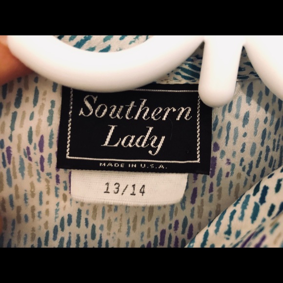 Elegant Vintage Blouse - Picture 3 of 4